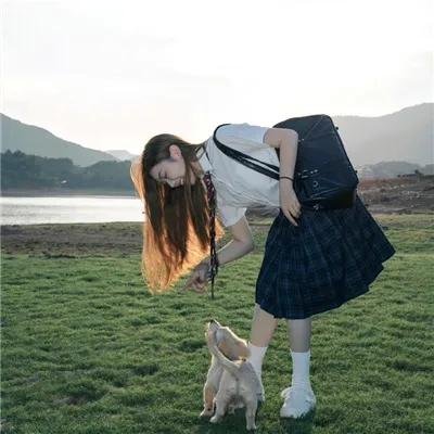 血色海湾背后